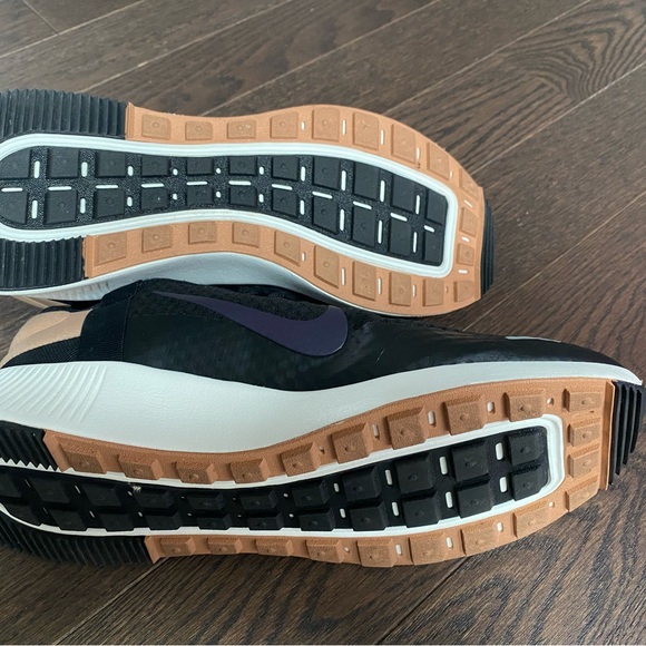 Nike Reposto running shoes. - Picture 2 of 4